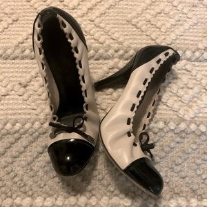 Bally cap toe lamb leather pumps 39.5 (9)